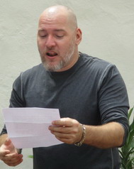 Maikel Jose Rodriguez leyendo su mensaje