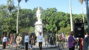 Guardia de honor y flores(1)